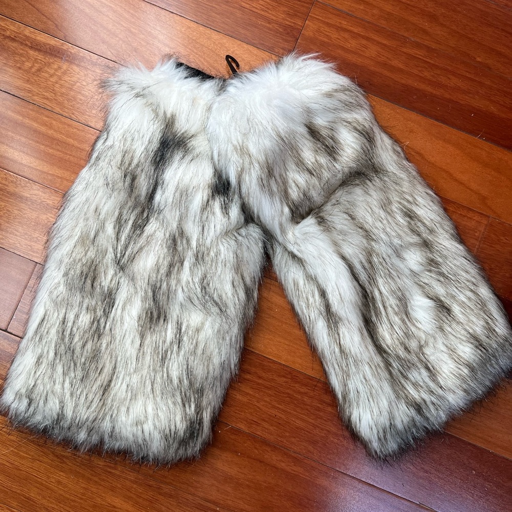 Fur leg warmers, 2 colors